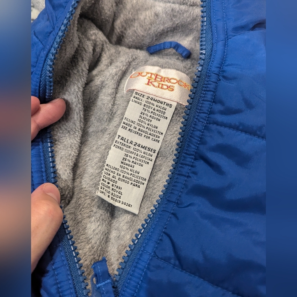 24 Month Warm Winter Jacket! Detectable Hood And Has Pockets! Great Condition! - Picture 3 of 5